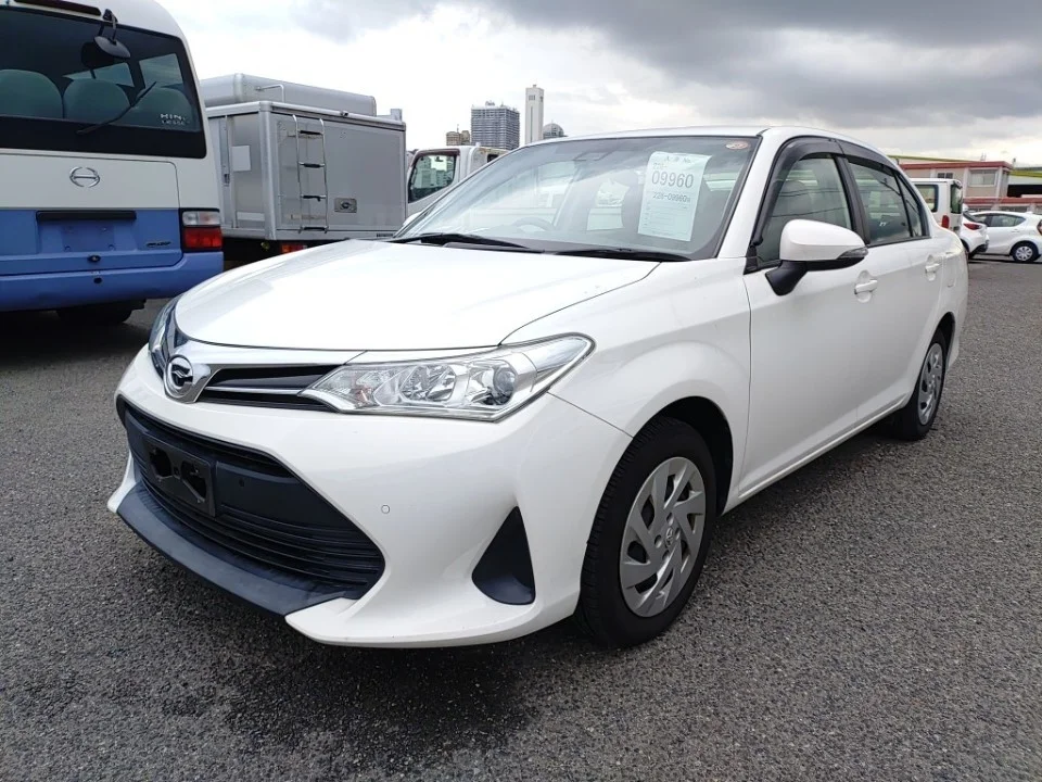 Toyota Corolla Axio NRE161 2018